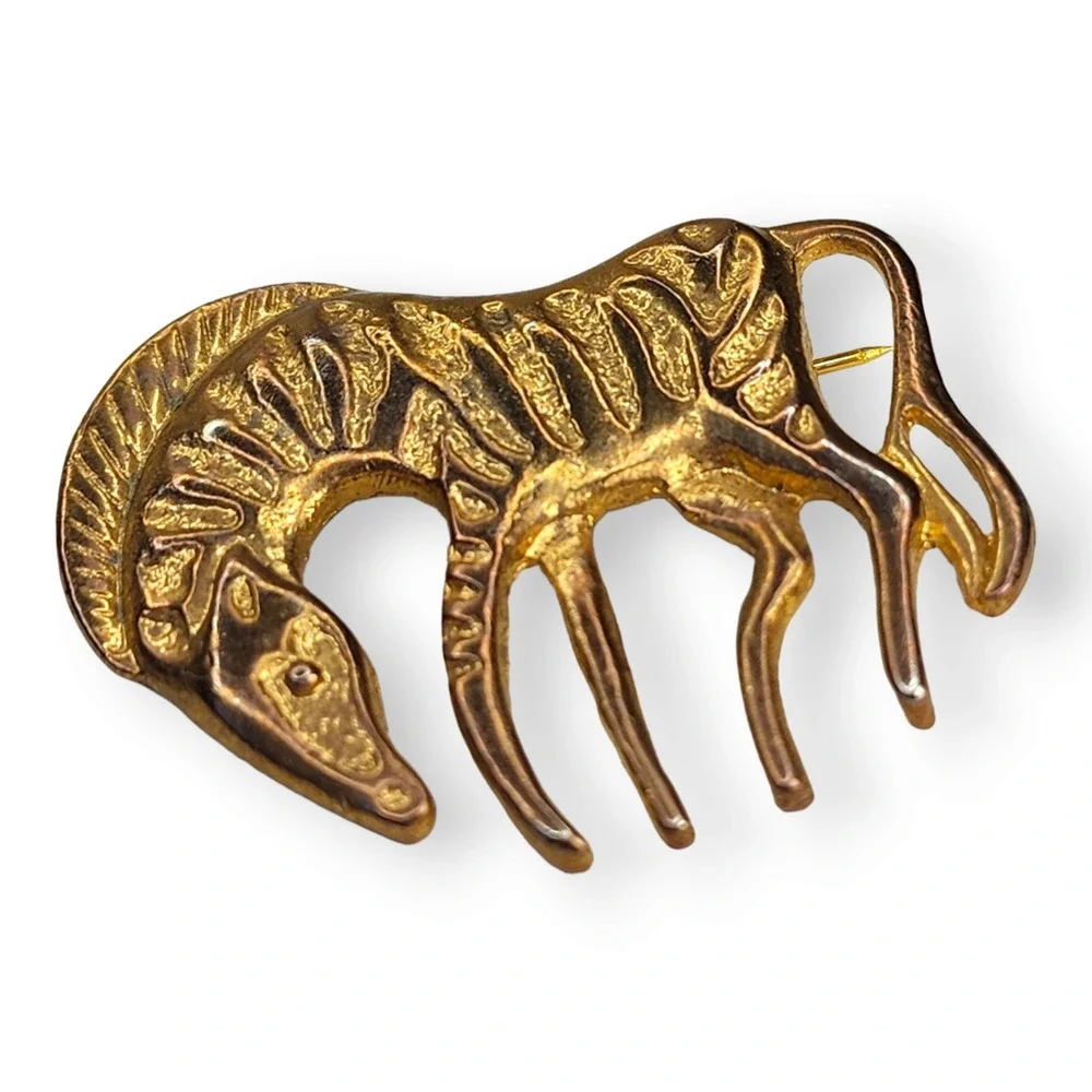 Unbranded Zebra Brooch Gold Tone OS Gold Vintage Textured Animal Safari Pin